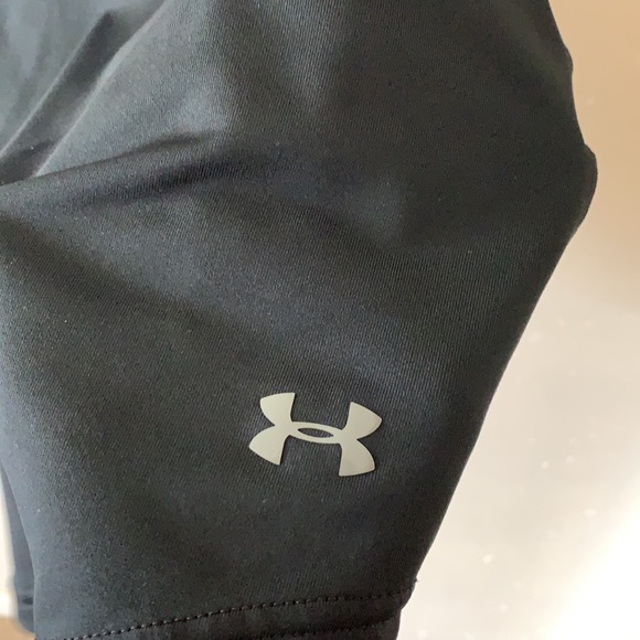 Under Amour tank - Picture 2 of 3